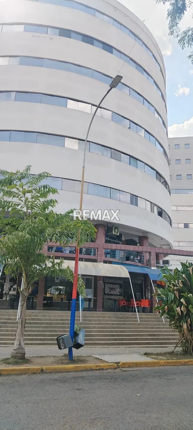 ALQUILER DE LOCAL COMERCIAL EN CC REDA BUILDING , VALLES DE CAMORUCO