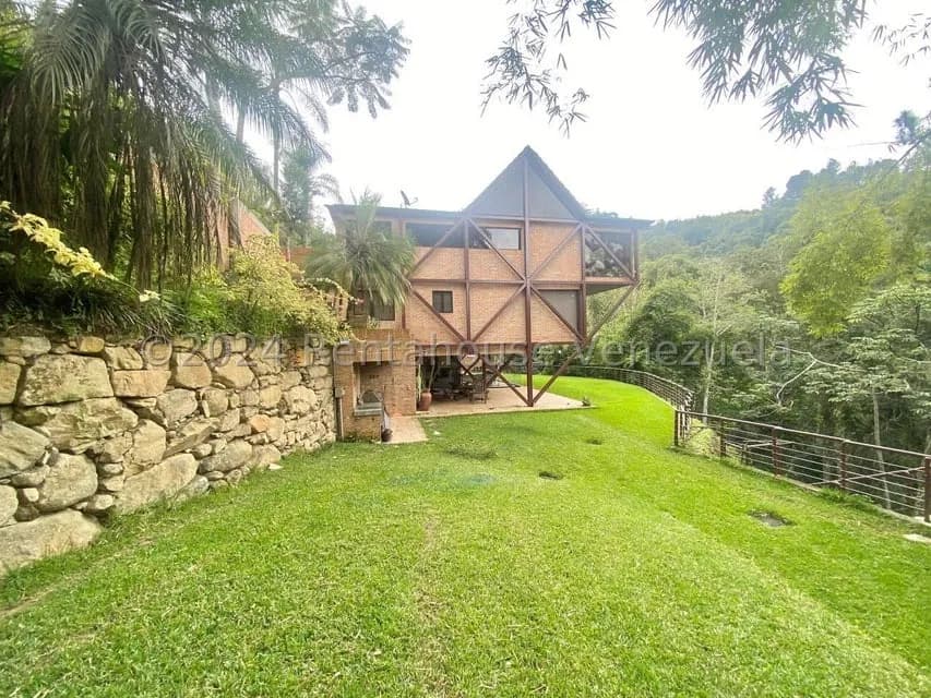 Casa (Multipes Niveles) en Venta en Oripoto, Distrito Metropolitano