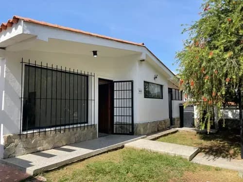Grey Zuloaga De Inzitu Realtors Alquila Casa En Trigal Centro Calle Cerrada Solo Clientes