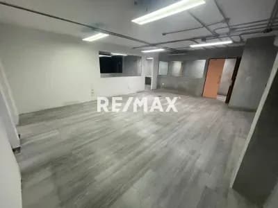 Alquiler de Exelente Oficina, Edf. Roraima 11F
