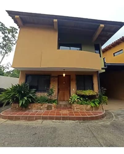 Milangela Ofrece En Venta Bello Town House Colinas De Carrizal Conj. Res Eukaliptus. 175 M2