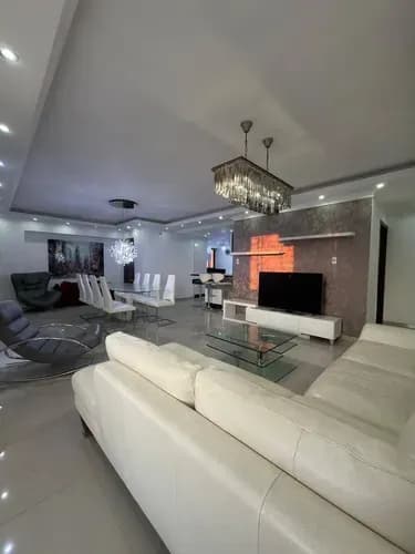Vendo Apartamento Con Pozo De Agua Y Planta 100% En La Trigaleña, 222 M2, 2 Ascensores Que Llegan A Todos Los Pisos Planta Eléctrica 100%, Cómoda Cocina Empotrada Y Totalmente Equipada. Rg