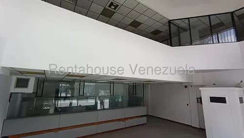 Alquiler Local Comercial De Dos Plantas En El Mejor Punto De La Avenida 20 Barquisimeto Asesora Mehilyn Perez