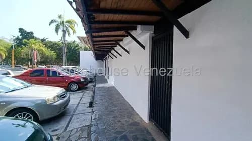 Local Comercial En Alquiler En San Jose De Tarbes Valencia Lr Carabobo Ubicacion Estrategica Ideal Para Emprender Tu Negocio