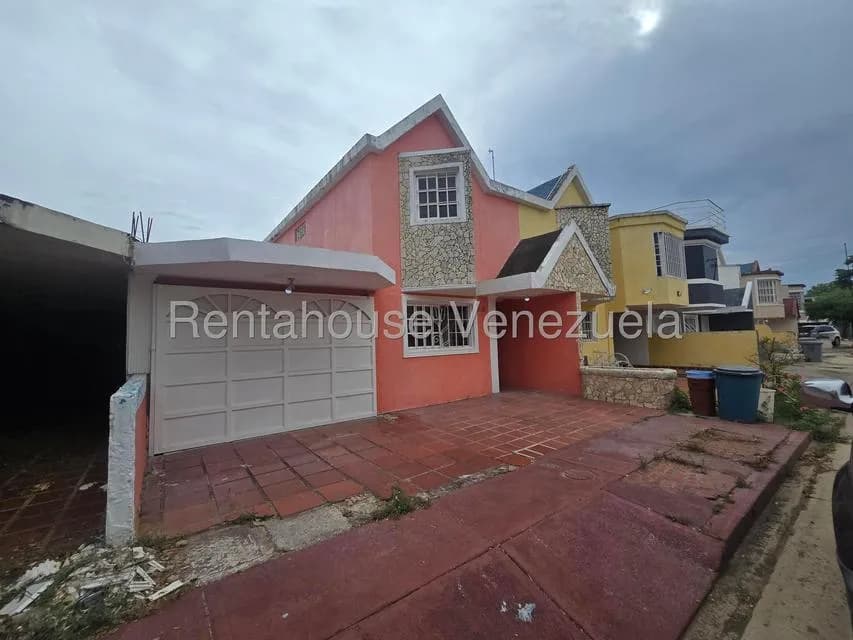 Townhouse (Duplex) en Venta en Tamare, Zulia