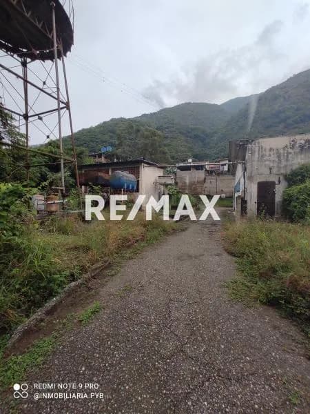 Se vende edificio industrial en Trujillo