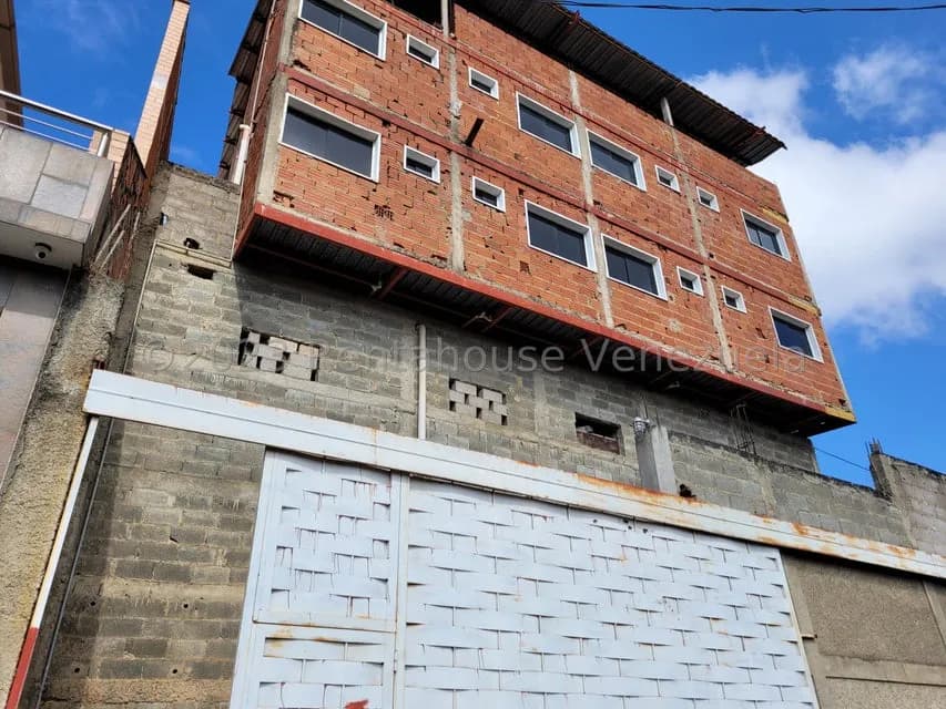 Casa (Multipes Niveles) en Venta en Los Guayabitos, Distrito Metropolitano
