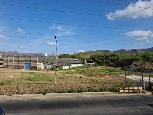 En Venta Terreno Con Galpones Industriales Autopista Regional Del Centro San Diego Yt