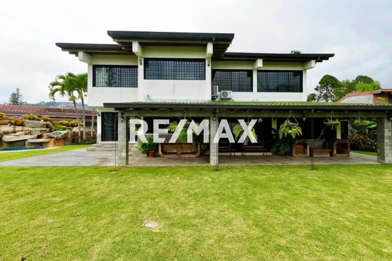 Venta Quinta La Lagunita 800m2 4H+S6B+S4P