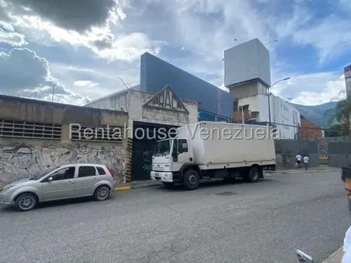 Yb Se Vende Amplio Galpon En Boleita #25-24118