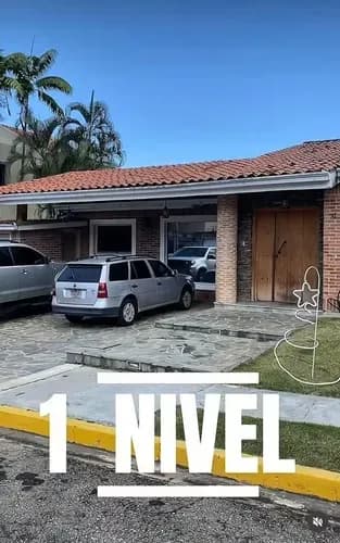 Casa En Venta De Una Planta Sector Villa Laguna Club Colinas De Guataparo 247 M2 5 Hab 4 Baños Valencia, Carabobo