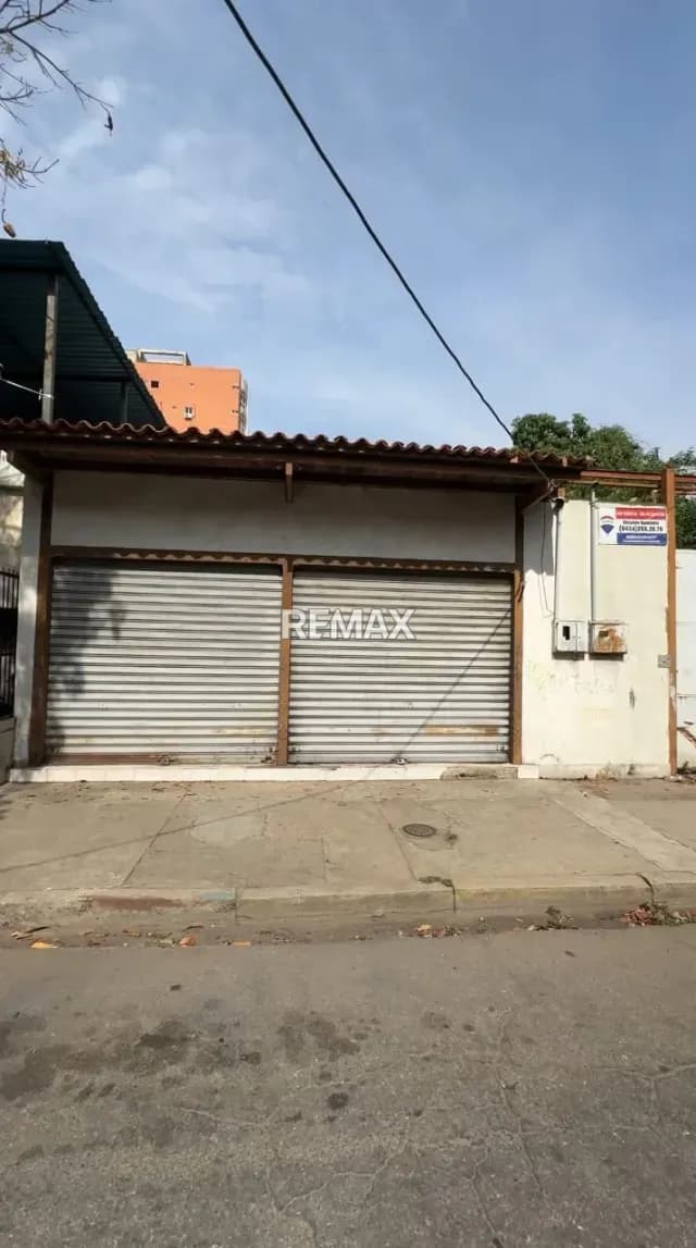 LOCAL COMERCIAL EN ALQUILER CALLE PICHINCHA. A PIE DE CALLE