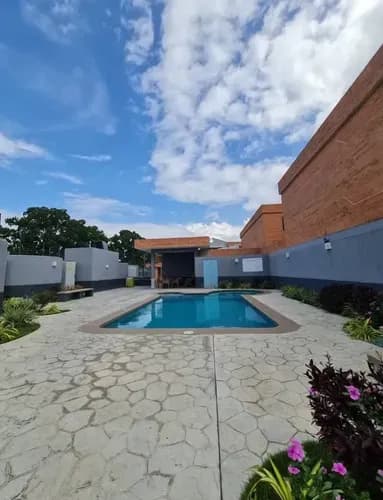 Town House Con Planta 100% Y Piscina En San Diego Res Santa Cruz