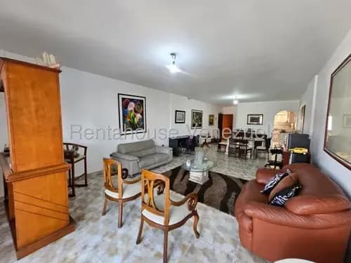 En Venta Amplio Apartamento En Zona Centro De Maracay Db 25-19752