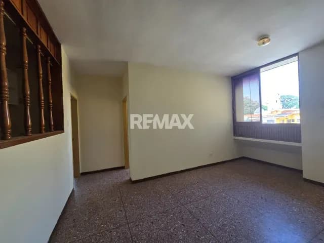 Apartamento sin amoblar. Sector Centro de Acarigua.