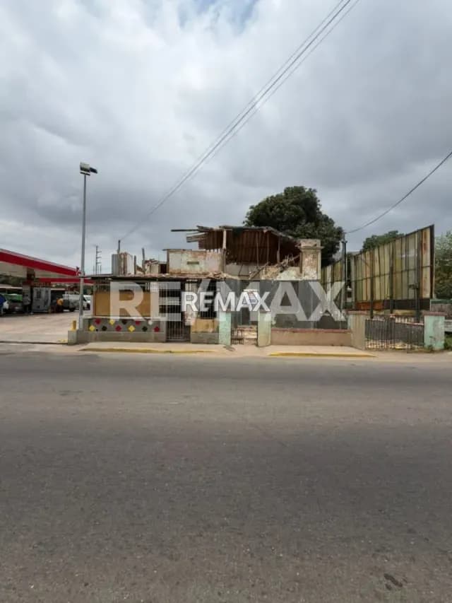 TERRENO EN VENTA EN AVENIDA FALCÓN
