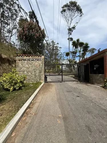 En Venta Amplio Y Espectacular Terreno Residencial En Altos De La Peña. San Antonio De Los Altos