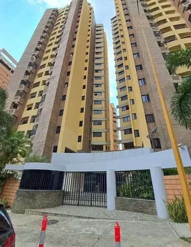 Mc En Alquiler Apartamento Amoblado Trigaleña Alta* Residencias Bahia Platinum, Urb. Trigaleña Alta. Área 87 Mt2. 3 Habitaciones 2 Baños. Área De Sala. Cocina Empotrada Y Equipada.