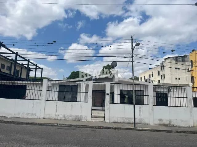En venta casa multiproposito cerca del hospital central