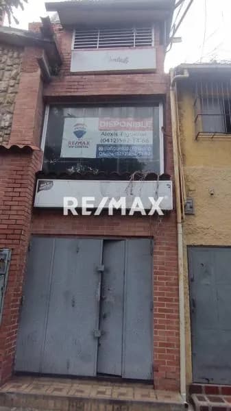 SE VENDE FONDO DE COMERCIO EN LA AV CASANOVA SABANA GRANDE