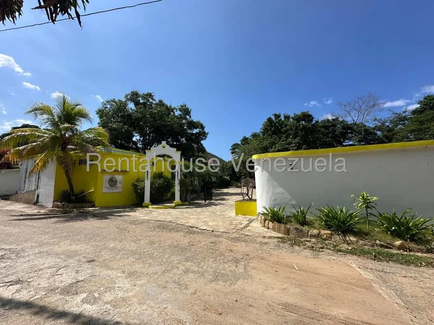 Comercial (Posada) en Venta en Sector El Portete, Aragua