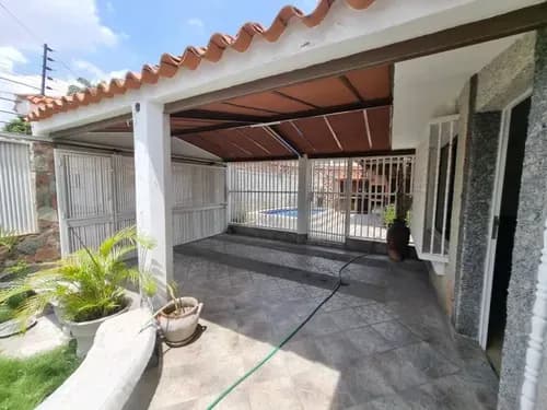 Se Vende Casa Quinta Con Gran Potencial: Para Comercio O Familia Ubicada En El Morro I - San Diego - Estado Carabobo - Venezuela Kyr