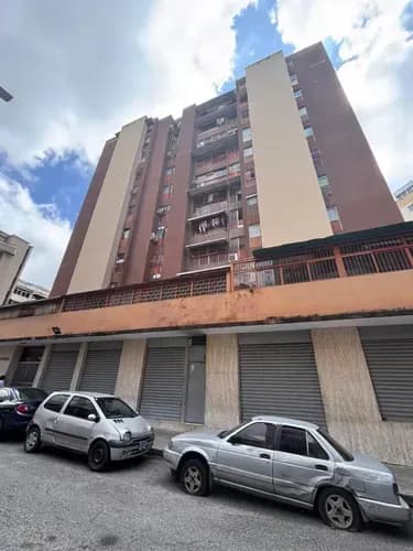 Alquiler De Amplio Local A Pie De Calle En Chacao. (r.o)