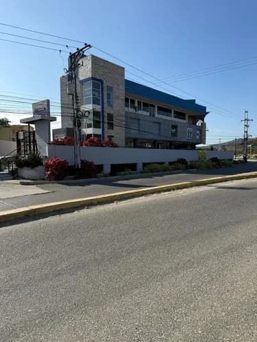 Local Comercial En Venta C.c Terrazas Del Valle En Plena Av Don Julio Centeno San Diego Jc-lp