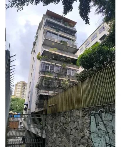 Apartamento En Venta En San Bernardino, Caracas De Oportunidad