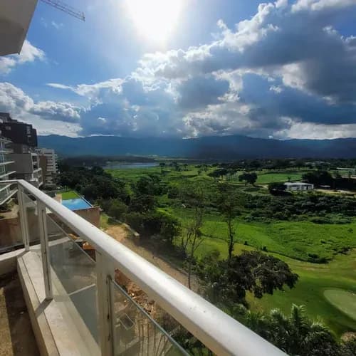 Fernando & Yosmar En Venta Apartamento Con Vista Al Campo De Golf En Terrazas Del Country, Guataparo Res Xian ( Solo Clientes)