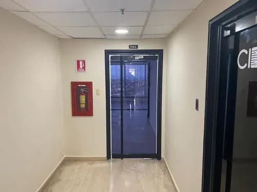 Se Alquila Fabulosa Oficina Recien Remodelada En Zona Vip De La Torre Sindoni. 013jsc