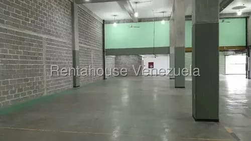 Local Comercial Doble Altura Con Oficinas En Alquiler En Guarenas. Luis Infante 26-4820
