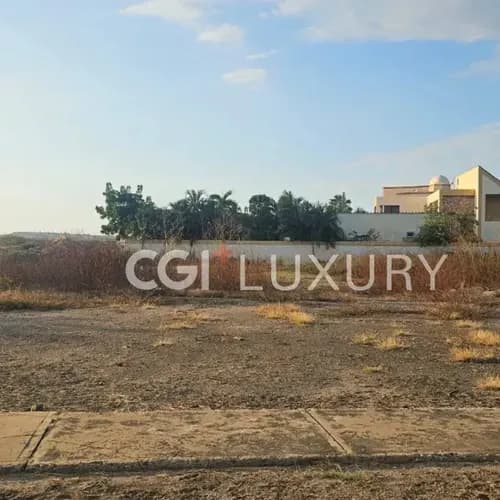 Cgi+ Luxury Vende Parcela En Las Villas, En Campo De Golf