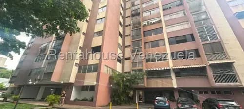 Hermoso Y Cómodo Apartamento Semi Amoblado En Venta. Urb. Chuao.