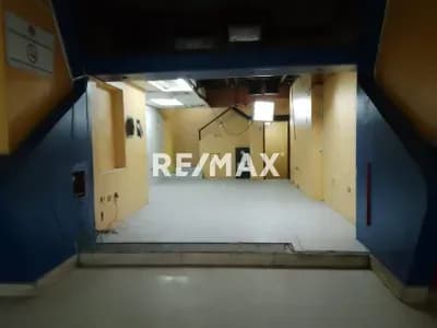 Se vende local en el Centro Comercial Metrópolis NIVEL AGUA Antiguo Dominó pizza. M2-122