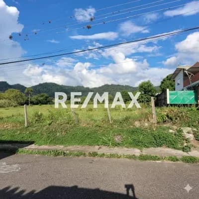SE VENDE TERRENO EN LAS MESAS