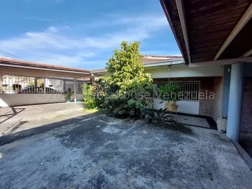 Excelente Casa Quinta En Venta En La Zona Más Prestigiosa De Maracay Urbanización Arboleda Zona Norte Invierta Seguro Con 600 Metros De Terrenos Nela 26-12449