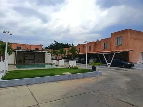 Venta De Amplio Town House En Obra Gris A Remodelar El Manantial