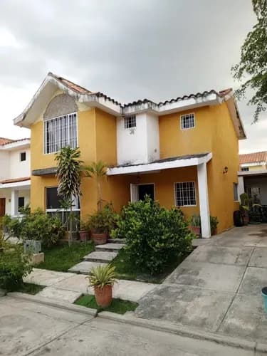 Townhouse En Venta (sandra Nino), San Diego, Res. Villa Paraiso, Tanque De Agua, Mayo