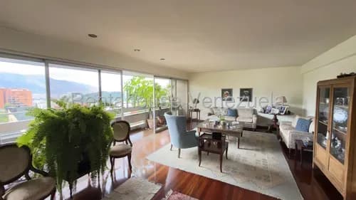 Af- Apartamento En Venta En La Alameda, Amplio Y Fresco, Con Balcón Y 3 Puestos De Estacionamiento, Edificio Con Agua Constante Y Vigilancia
