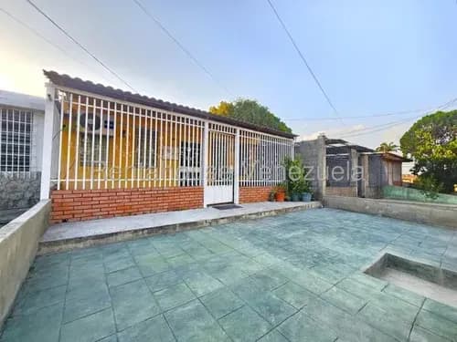 Héctor Malavé Vende Linda Casa En Urbanización El Trigal Cabudare, Cómodas Habitaciones Con Closets, Cocina Integrada,