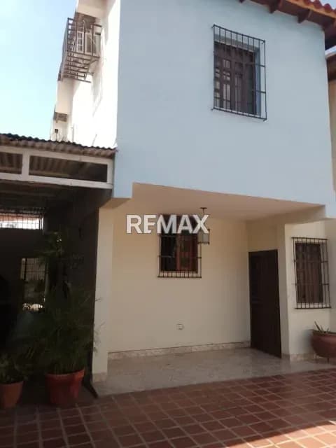 Hermoso Town House para alquilar, vive comodo y seguro en la mejor zona de Carora