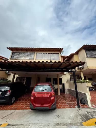 Casa En Venta Urb Los Alpes Av Demócrata Gc