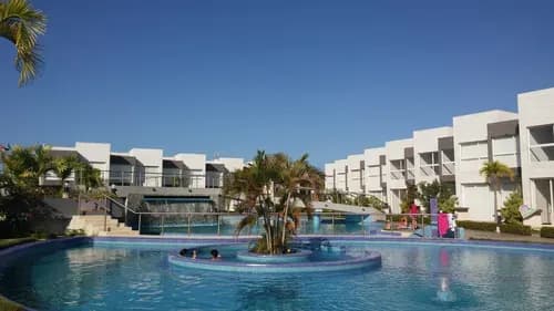 Townhouse En Venta En Puerto Encantado Higuerote. Guillermo Acevedo. Cod. 26-493