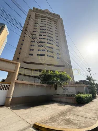 Eav-1748 Zona Este Residencias Islas Del Lago Avenida El Milagro