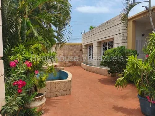 Casa En Alquiler En Urbanización El Portal, En