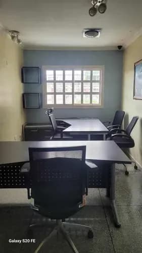 Oficina / Consultorio En Alquiler Fm*
