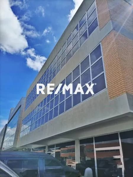 Venta de Galpón de 3 niveles zona industrial norte C.C Henrry