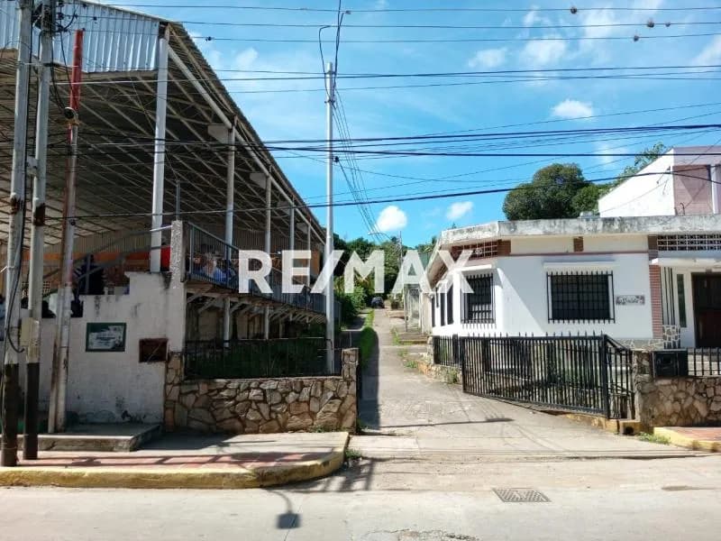 Terreno con Ubicacion espectacular en el Casco Historico para desarrollar