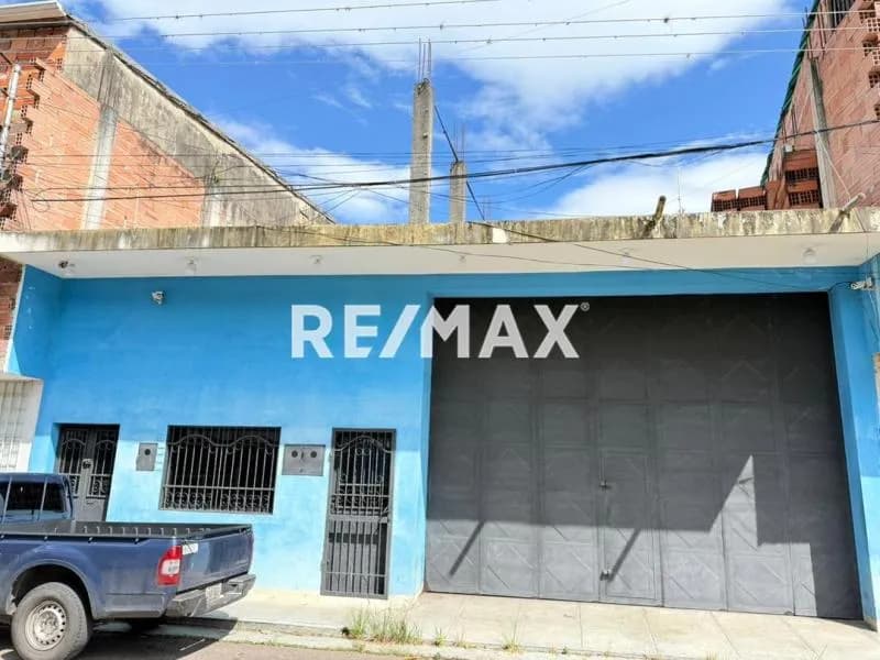 Galpón en la San Juan de Colón